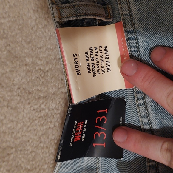 Angel Kiss High Rise Patch Detail Shorts - Picture 4 of 4